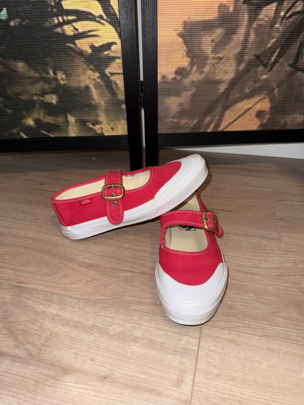 VANS Red Mary Jane Flats Buckle Strap Round Toe Rubber Sole Women's 6